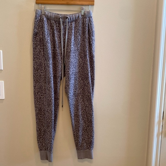 Anthropologie Saturday Sunday Gray Animal Print Jogger Lounge Pants Size SMALL - Picture 5 of 7